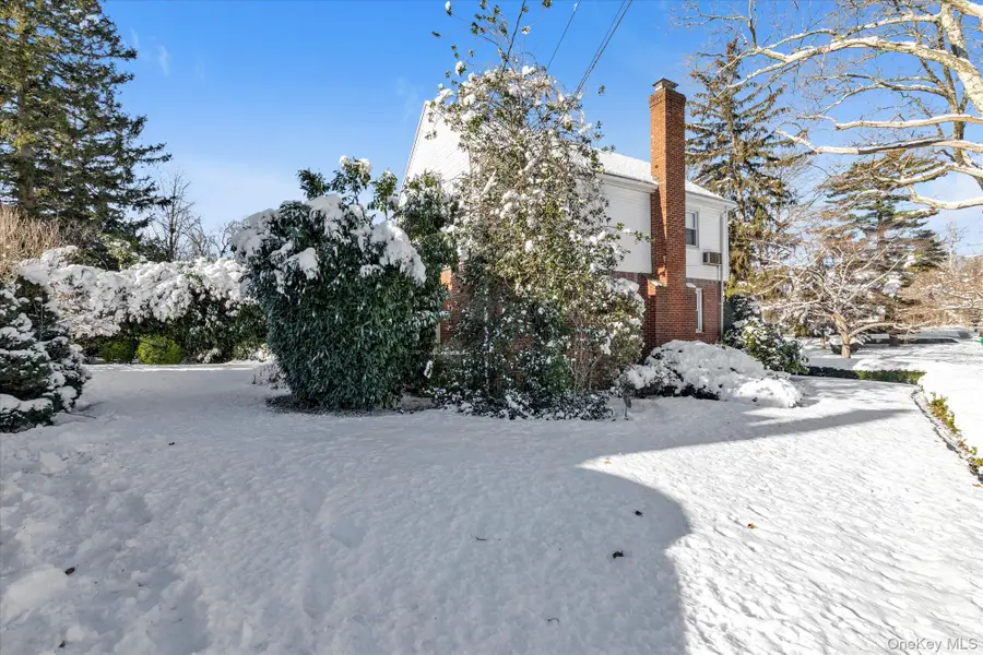 22 Hathaway Drive, Garden City, NY 11530 - Image #3