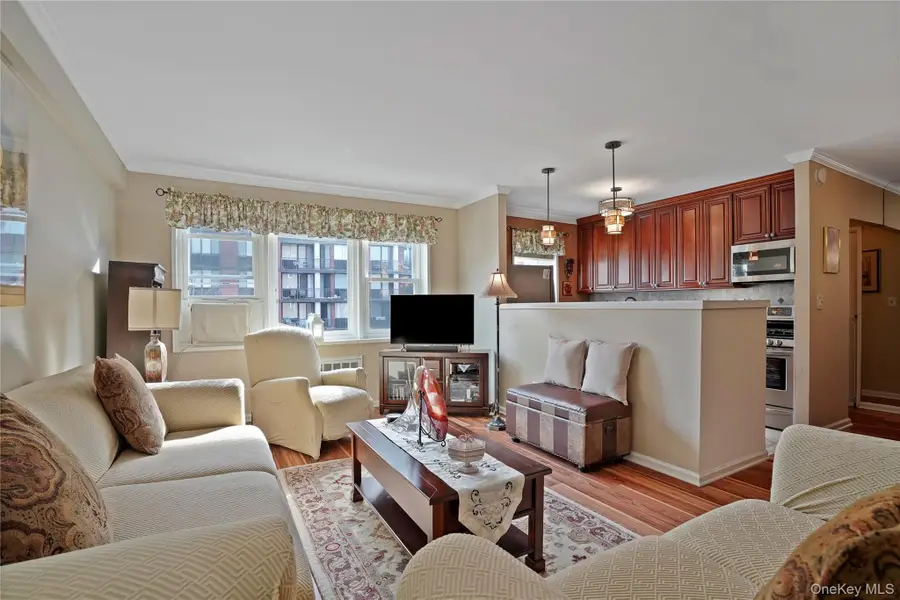 30 E Hartsdale Avenue #3K, Hartsdale, NY 10530 - Image #3