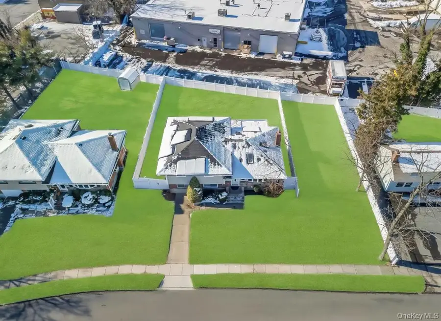 19 Evers Street, Hicksville, NY 11801 - #2