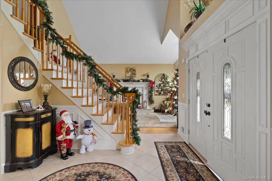 2 Pondside Court, Mount Sinai, NY 11766 - Image #2