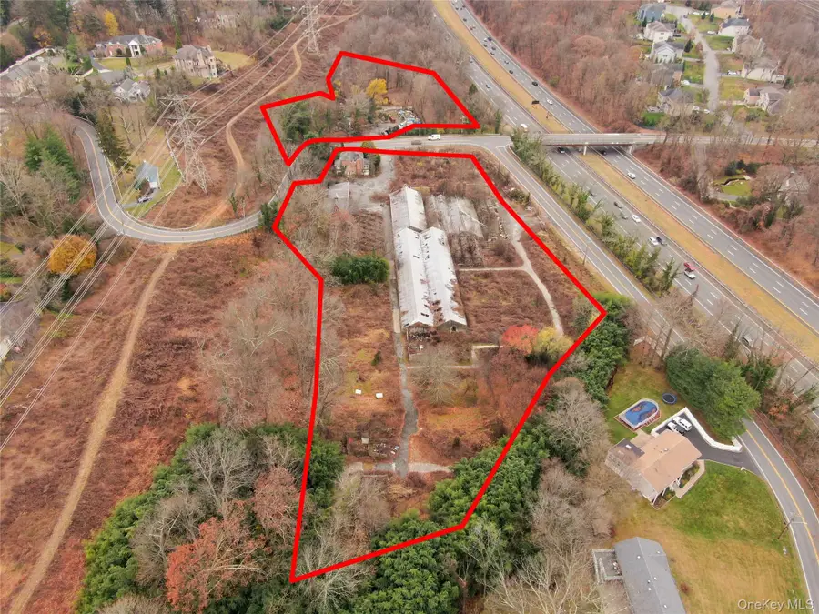 448 Underhill Road, Scarsdale, NY 10583 - Image #2