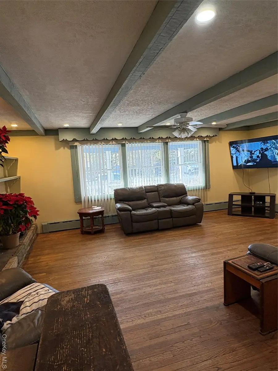 18 Tyte Drive, Riverhead, NY 11901 - Image #3