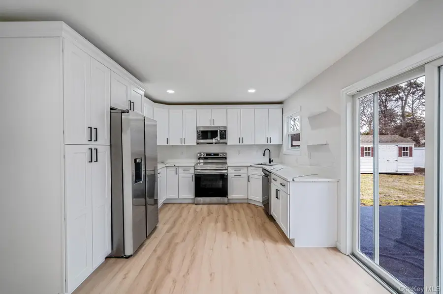 10 Cottonwood Avenue, Port Jefferson Station, NY 11776 - Image #3