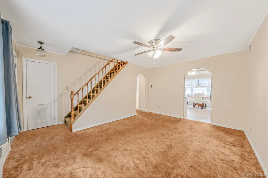 41 Brookside Court, Copiague, NY 11726 - Image #2