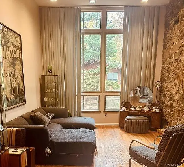 11 Lomond Avenue, Chestnut Ridge, NY 10977 - Image #3