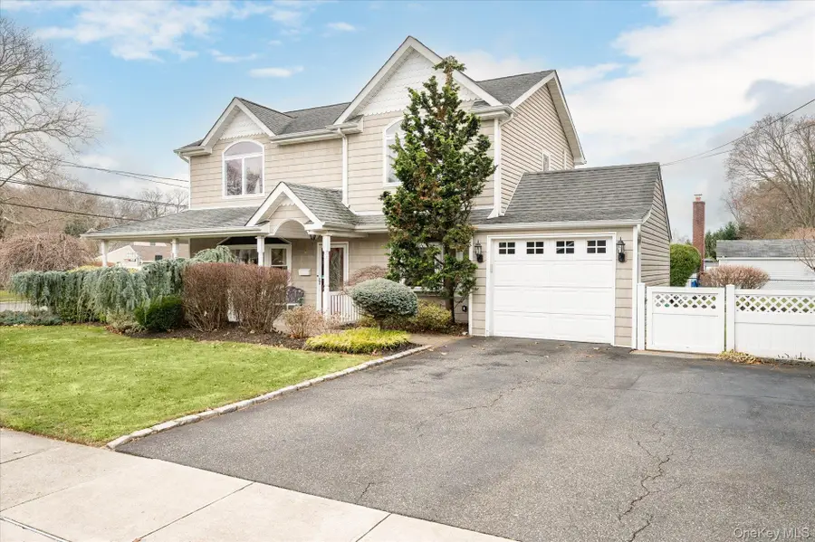 8 Hillside Lane, Syosset, NY 11791 - Image #2