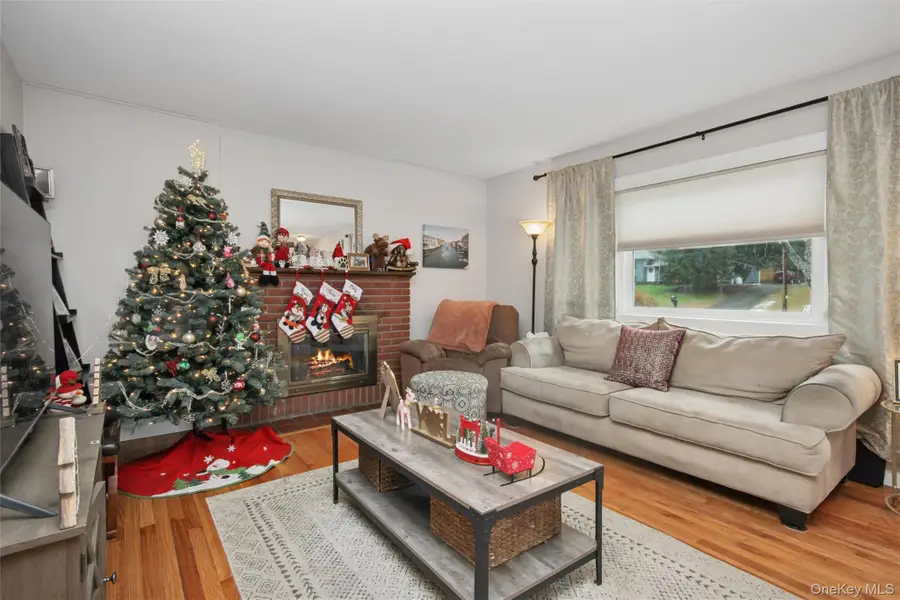 22 Wendover Drive, Poughkeepsie, NY 12601 - Image #2