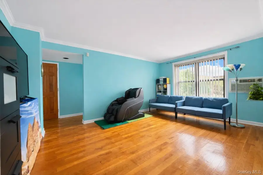 6 West Mill Drive #1E, Great Neck, NY 11021 - #3