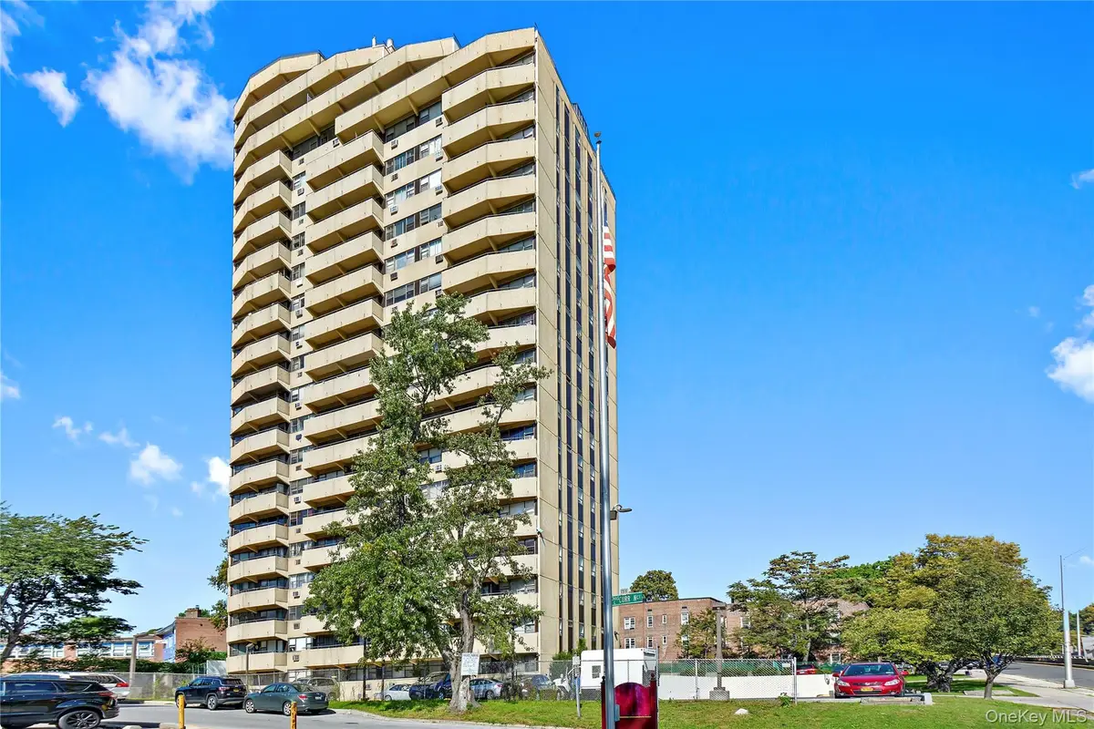 1523 Central Park Ave #3E, Yonkers, NY 10710 - Image #1