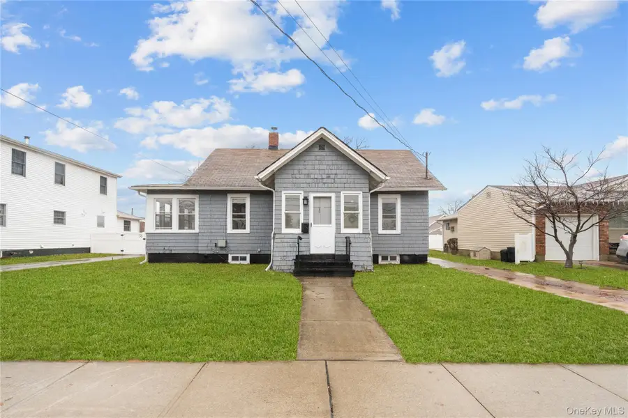 172 Juanita Avenue, Freeport, NY 11520 - Image #3