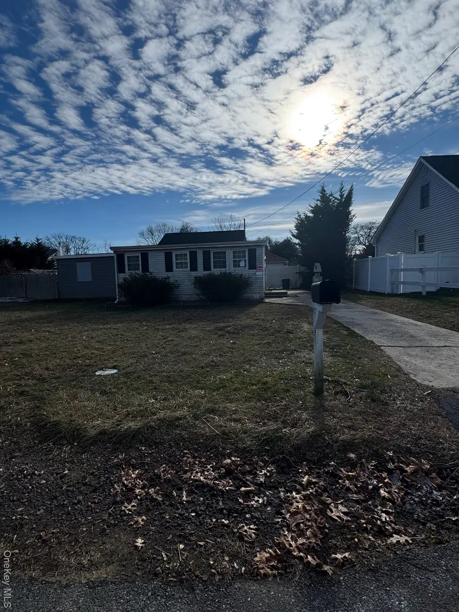 122 Manor Drive, Shirley, NY 11967 - #2