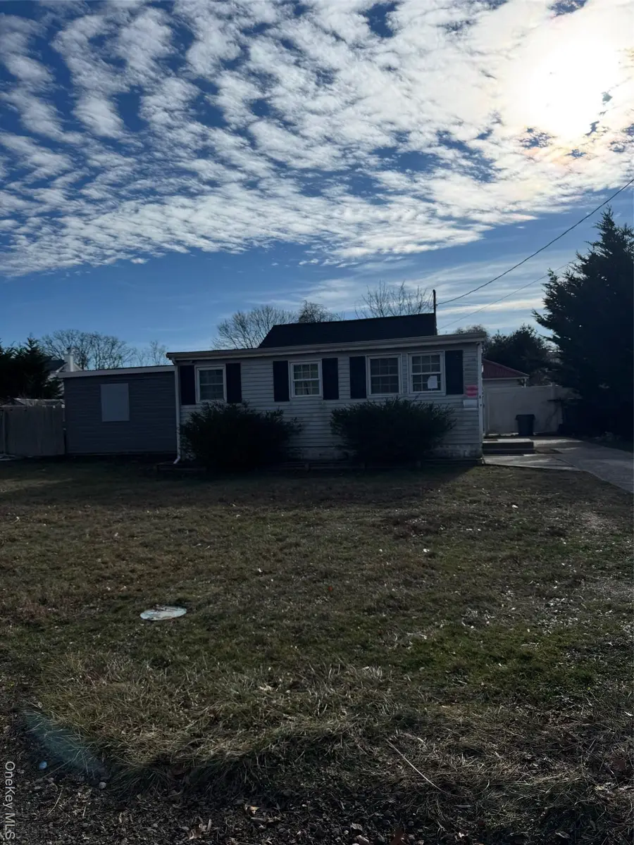 122 Manor Drive, Shirley, NY 11967 - #3