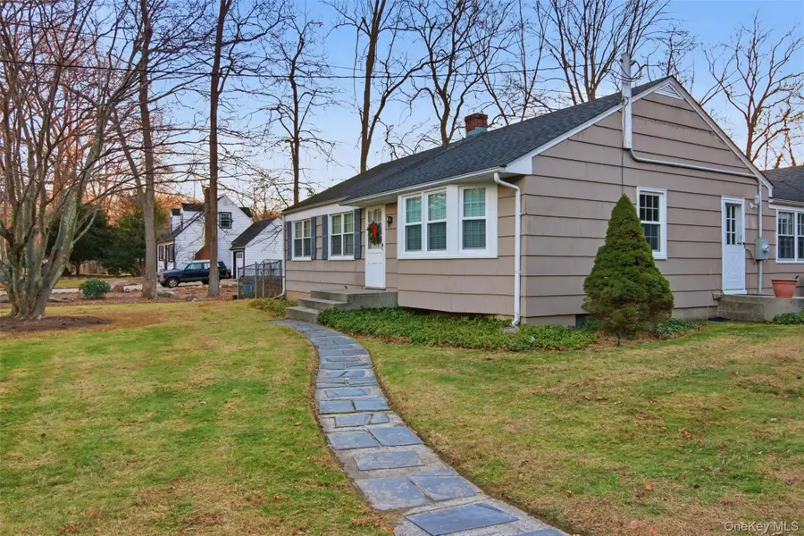 10 Catalpa Lane, Stony Brook, NY 11790 - Image #3
