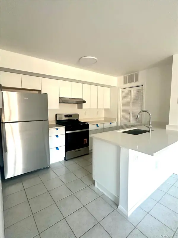 854 E Crooked Hill Road, Pearl River, NY 10965