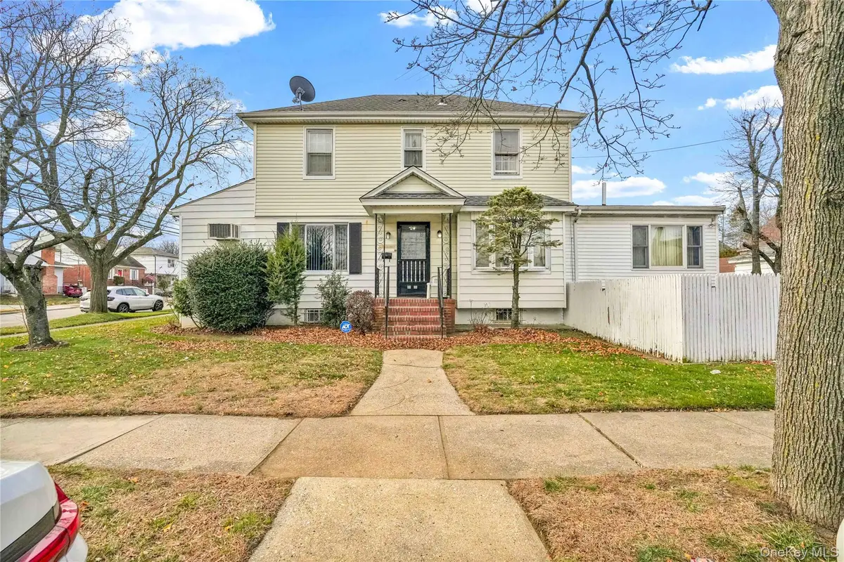 85-86 263 Street, Floral Park, NY 11001 - Image #1