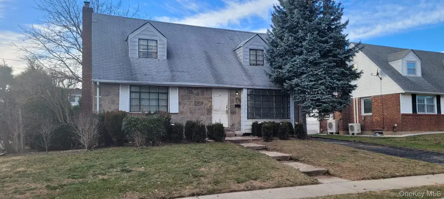 73 Schumacher Drive, New Hyde Park, NY 11040 - Image #2