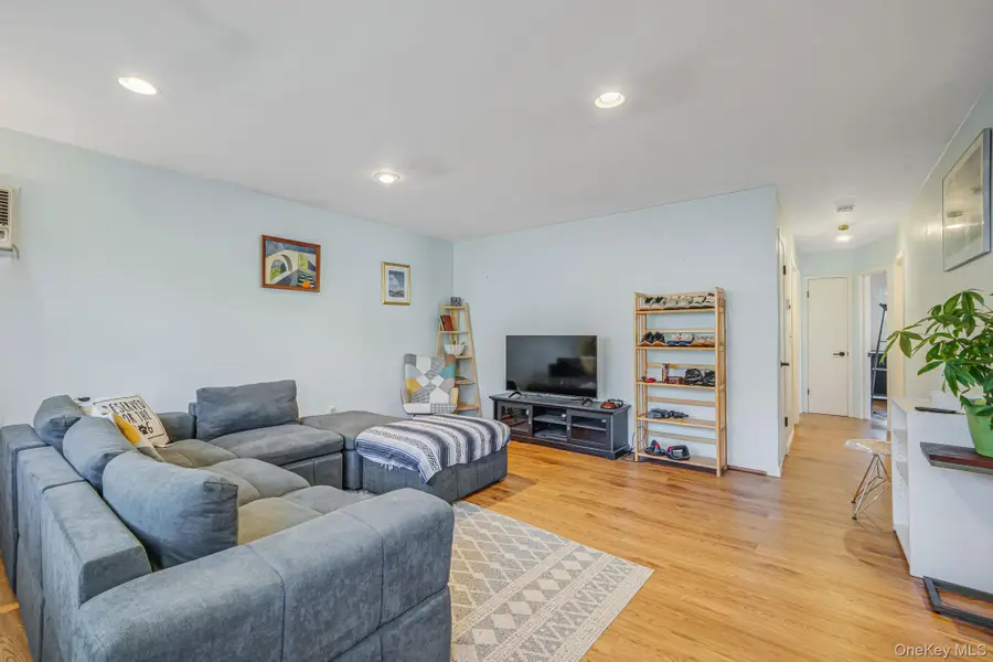 39 Kay Road, Calverton, NY 11933 - Image #3