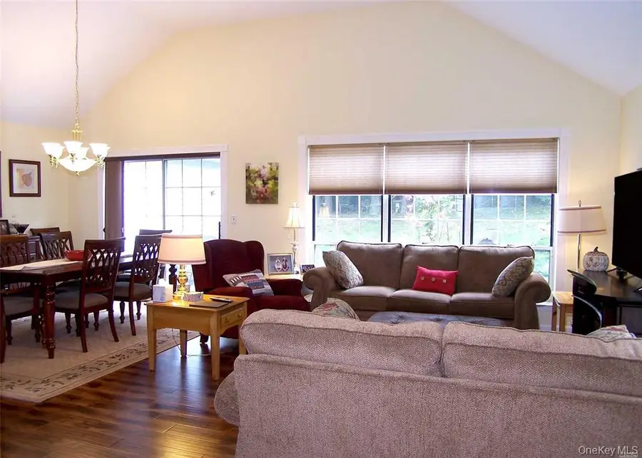 38 Huntingdale Way, Middle Island, NY 11953 - Image #2