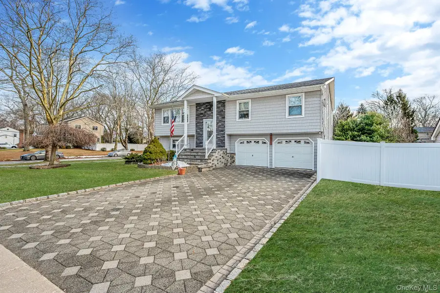 111 S Plaisted Avenue, Hauppauge, NY 11788 - Image #2