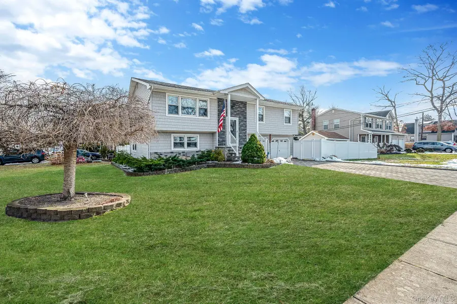 111 S Plaisted Avenue, Hauppauge, NY 11788 - Image #3