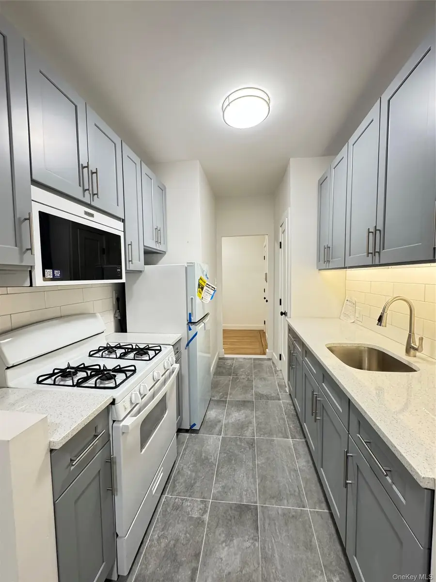 2925 Mathews Ave #2H, Bronx, NY 10467 - #2