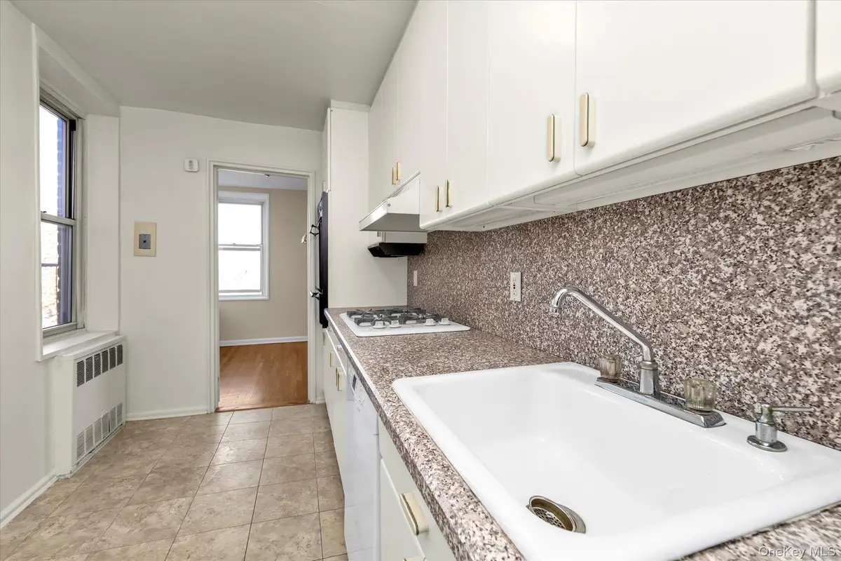 209-80 18 Avenue #6D, Bayside, NY 11360 - Image #1