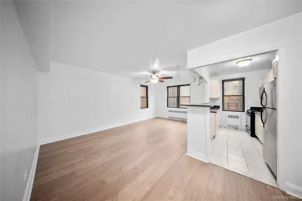 15030 71 Avenue #2L, Flushing, NY 11367