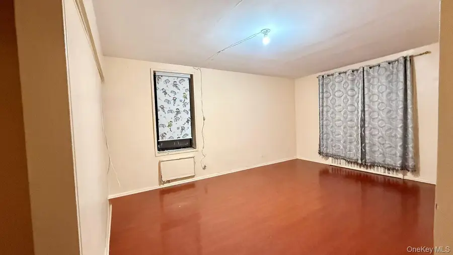 138-70 Elder Avenue #4T, Flushing, NY 11355 - Image #2