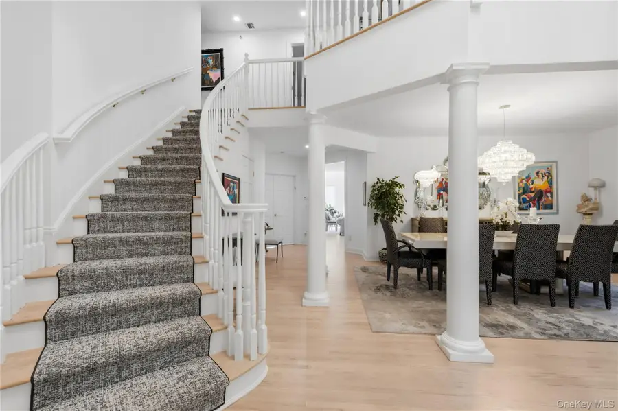 23 Hathaway Lane, Manhasset, NY 11030 - Image #3