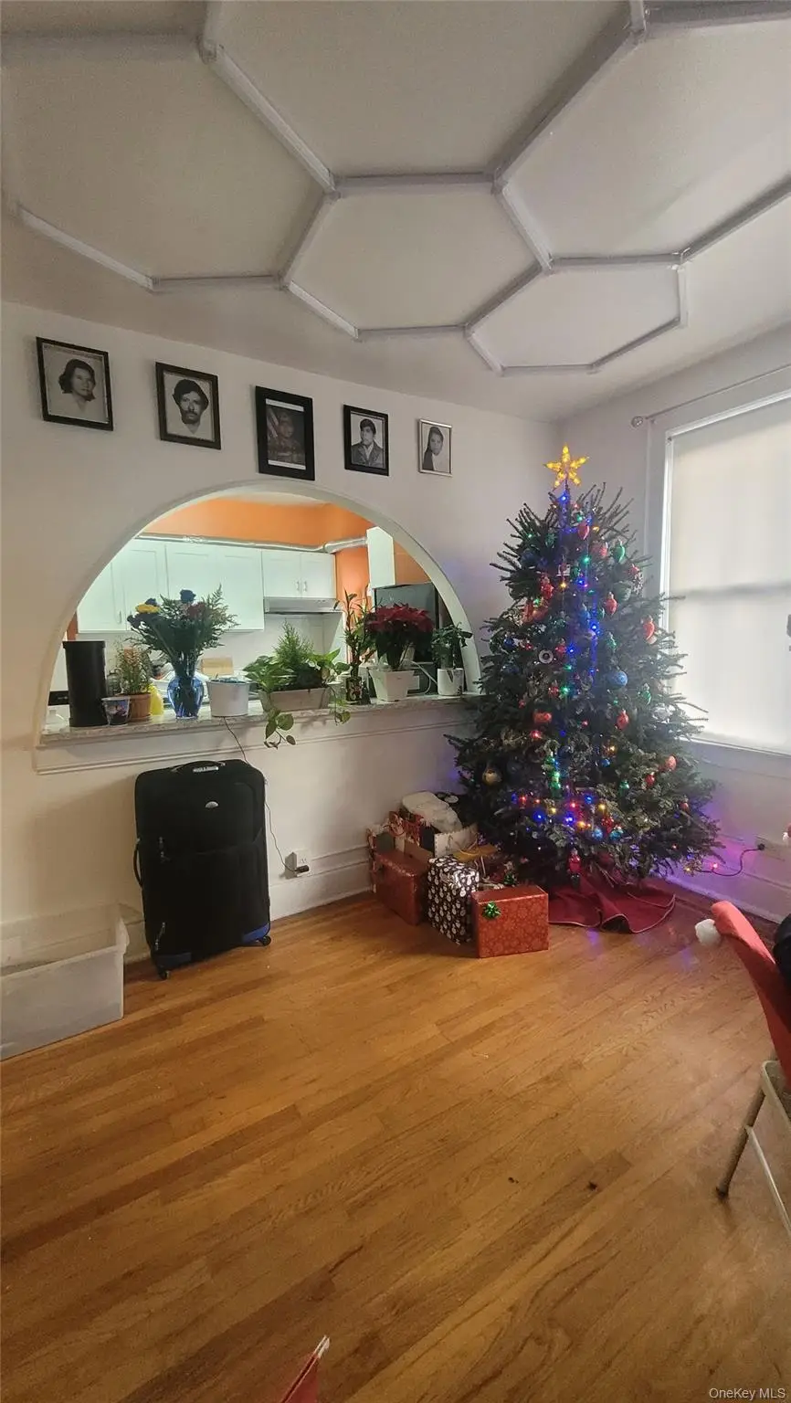 2924 Yates Avenue, Bronx, NY 10469 - Image #3