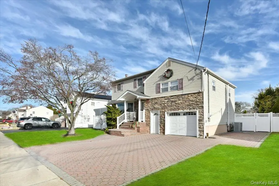 359 Park Lane, Massapequa Park, NY 11762 - Image #3