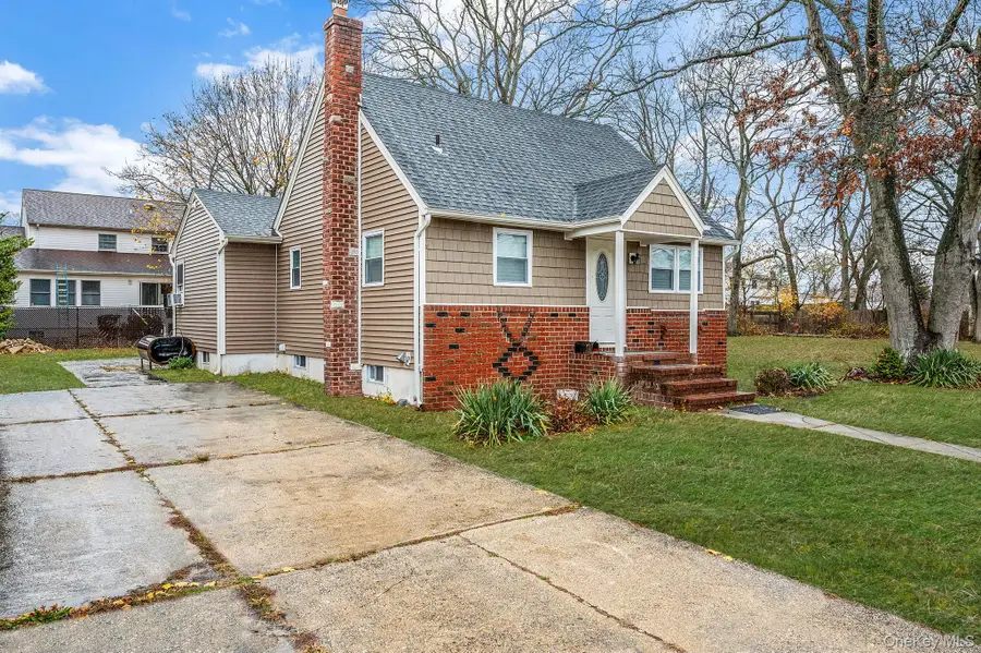 1316 6th Street, West Babylon, NY 11704 - Image #2