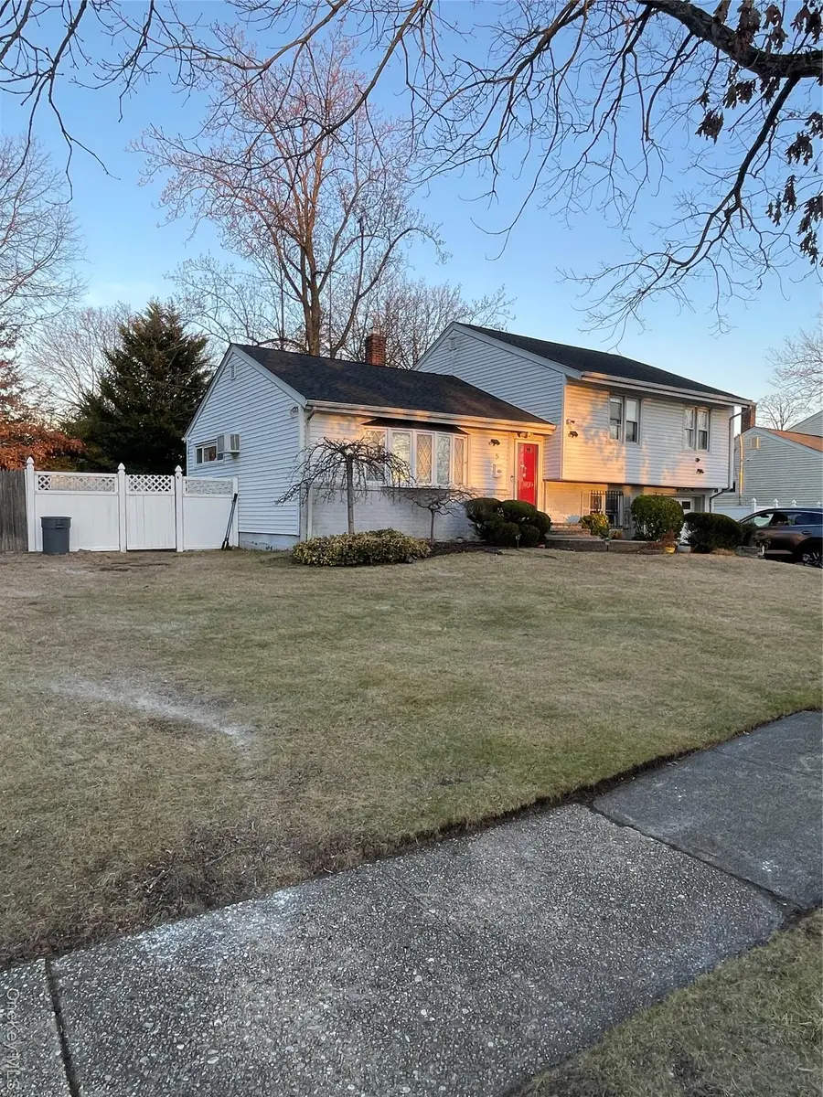 5 Talbot Drive, Westbury, NY 11590 - Image #2