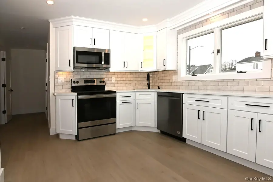 15 Bond Lane, Hicksville, NY 11801 - Image #3