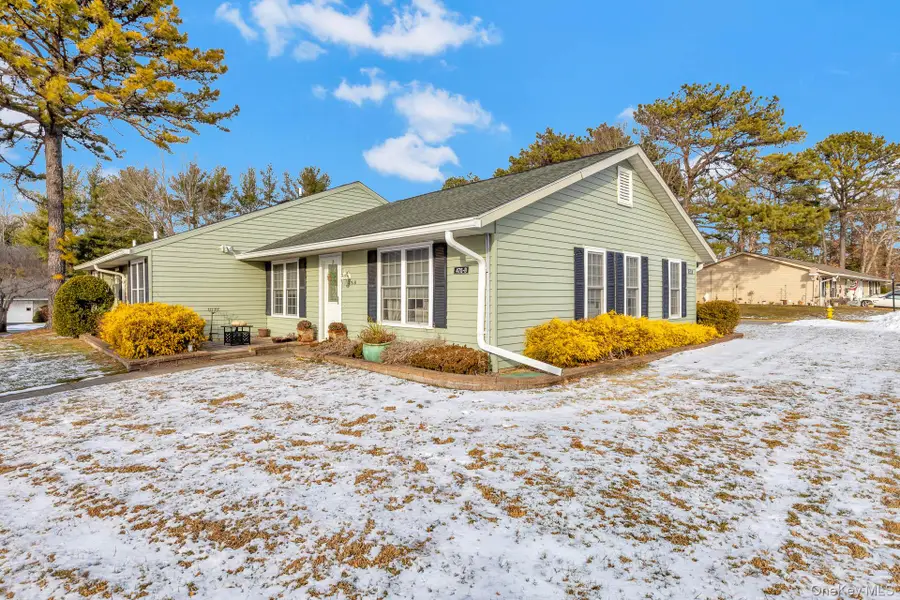 475 Darwen Drive #B, Ridge, NY 11961 - Image #3