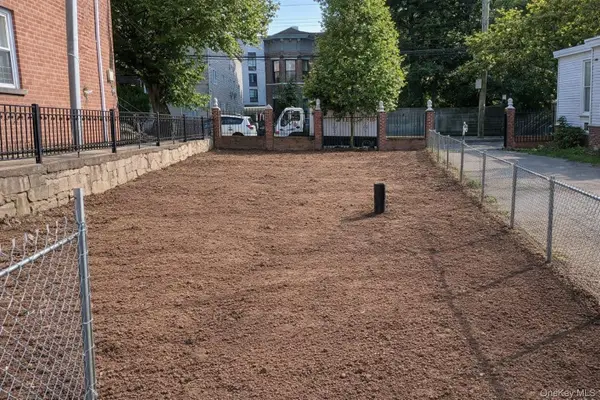 845 E 213th Street, Bronx, NY 10467