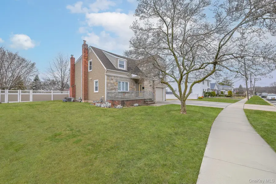 100 Morris Parkway, Valley Stream, NY 11580 - #2