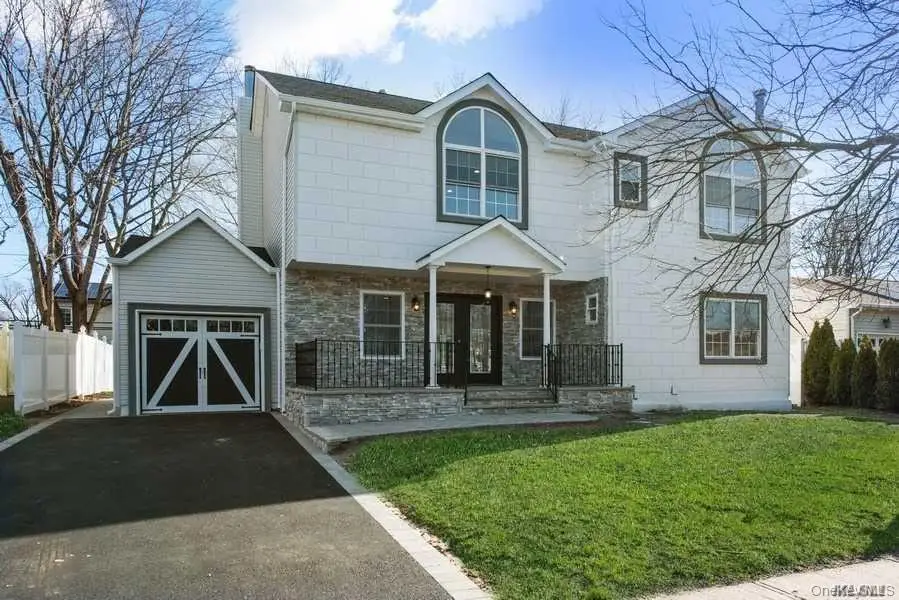 7 Sebree Place, Plainview, NY 11803 - Image #2