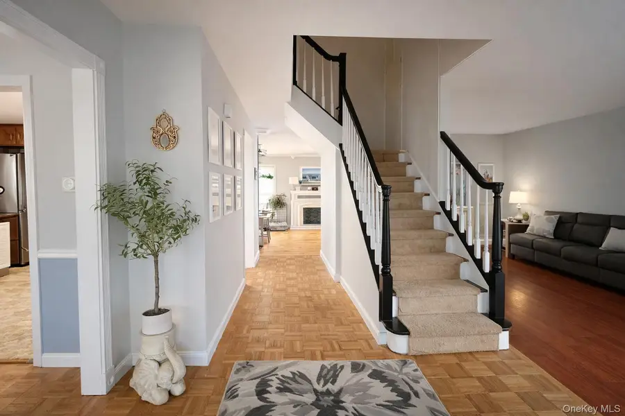 9 Katie Court, Lake Grove, NY 11755 - Image #2