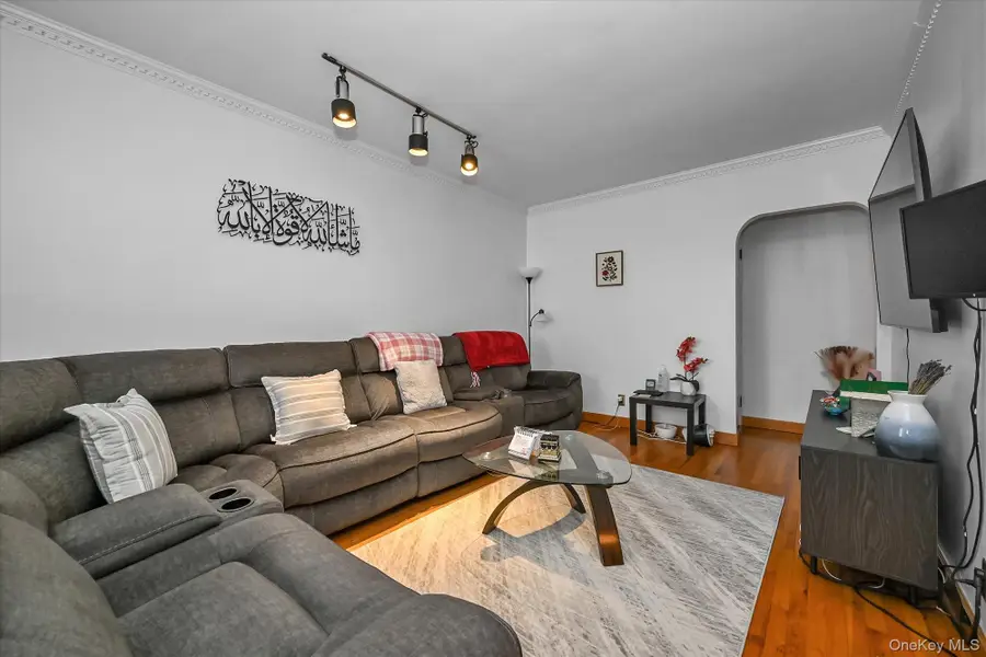 53-08 193rd Street, Fresh Meadows, NY 11365 - Image #3