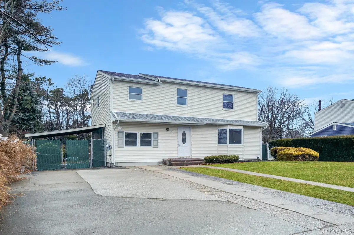 39 2nd Place, Central Islip, NY 11722 - Image #1