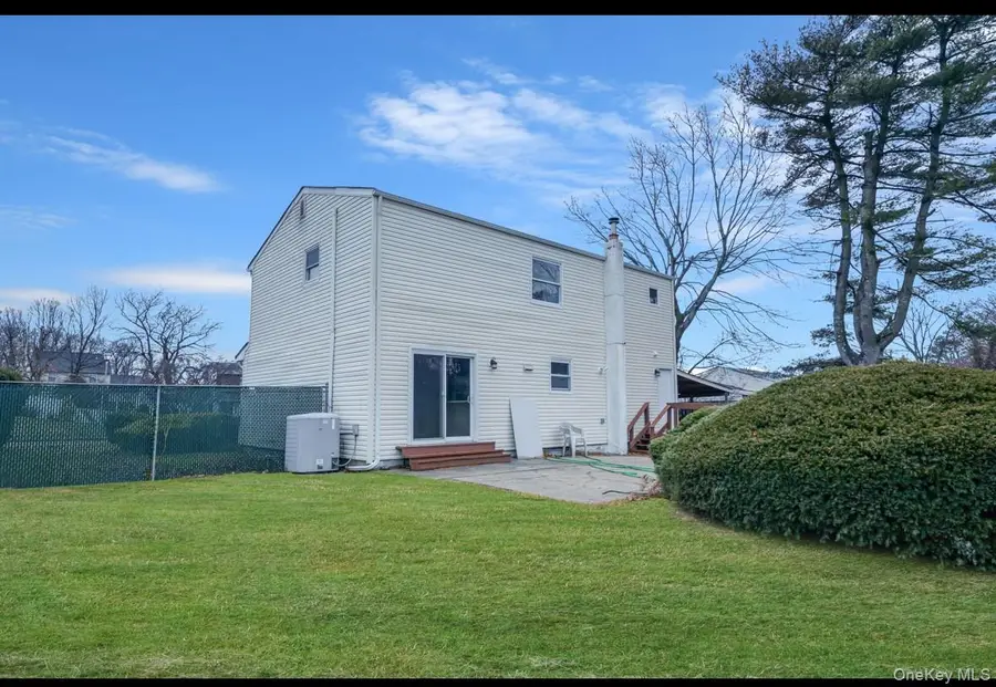 39 2nd Place, Central Islip, NY 11722 - Image #3