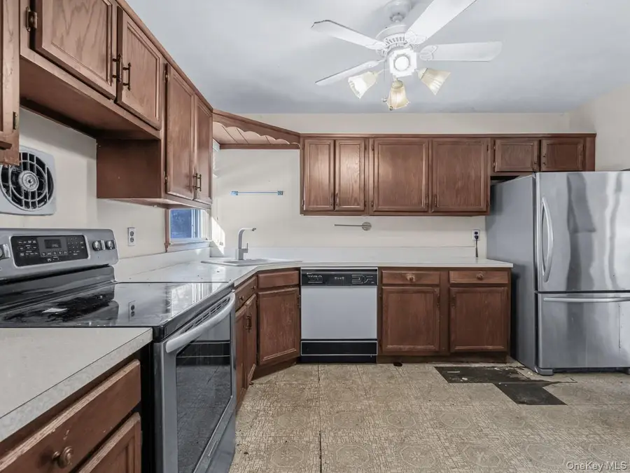 103 Glider Avenue, Riverhead, NY 11901 - Image #3