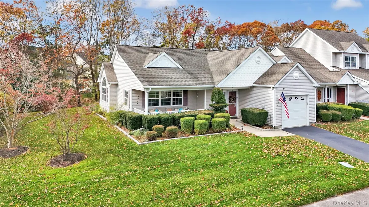 601 Pebble Beach Path, Riverhead, NY 11901 - Image #1