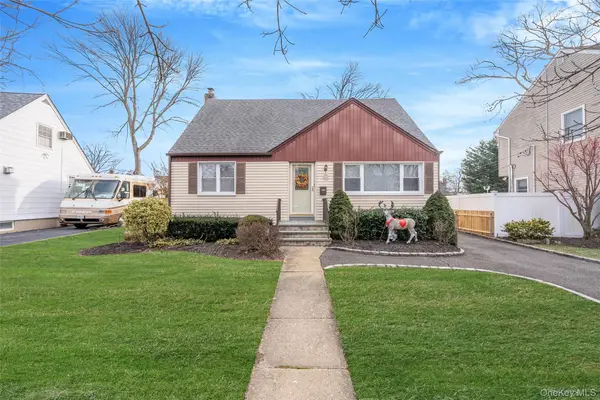 204 Maeder Avenue, North Merrick, NY 11566