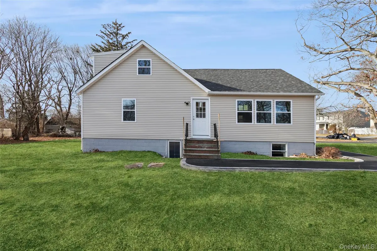 232 Berkshire Drive, Farmingville, NY 11738 - Image #1