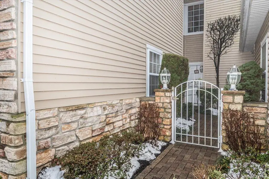 37 Windwatch Drive, Hauppauge, NY 11788 - Image #2