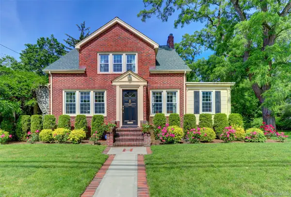 205 Hempstead Avenue, Malverne, NY 11565