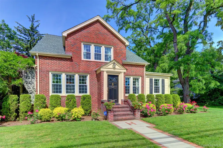 205 Hempstead Avenue, Malverne, NY 11565 - Image #2