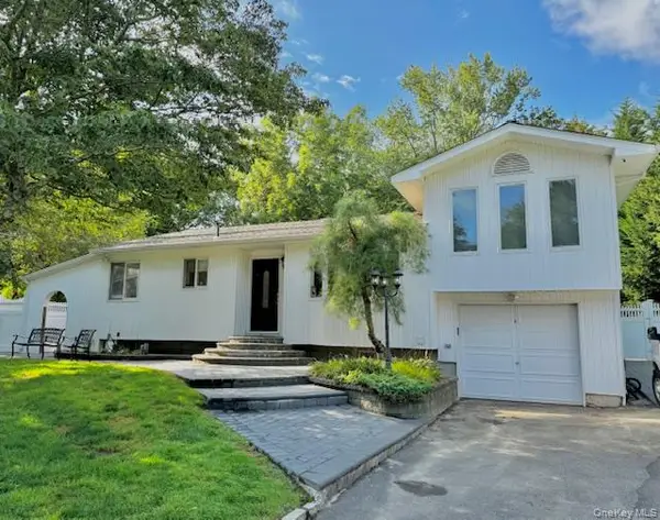 4 Halliday Road, Coram, NY 11727